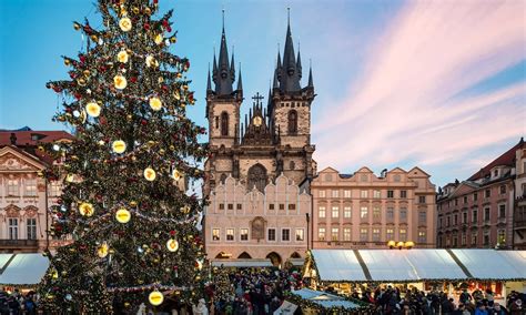 Best Places to Visit at Christmas in the UK .